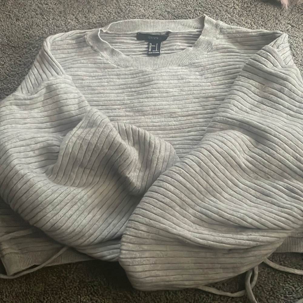 forever 21 size small cropped grey sweater with flowy sleeves (adjustable ties)